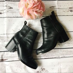 Gap Black Leather Zip Heeled Bootie